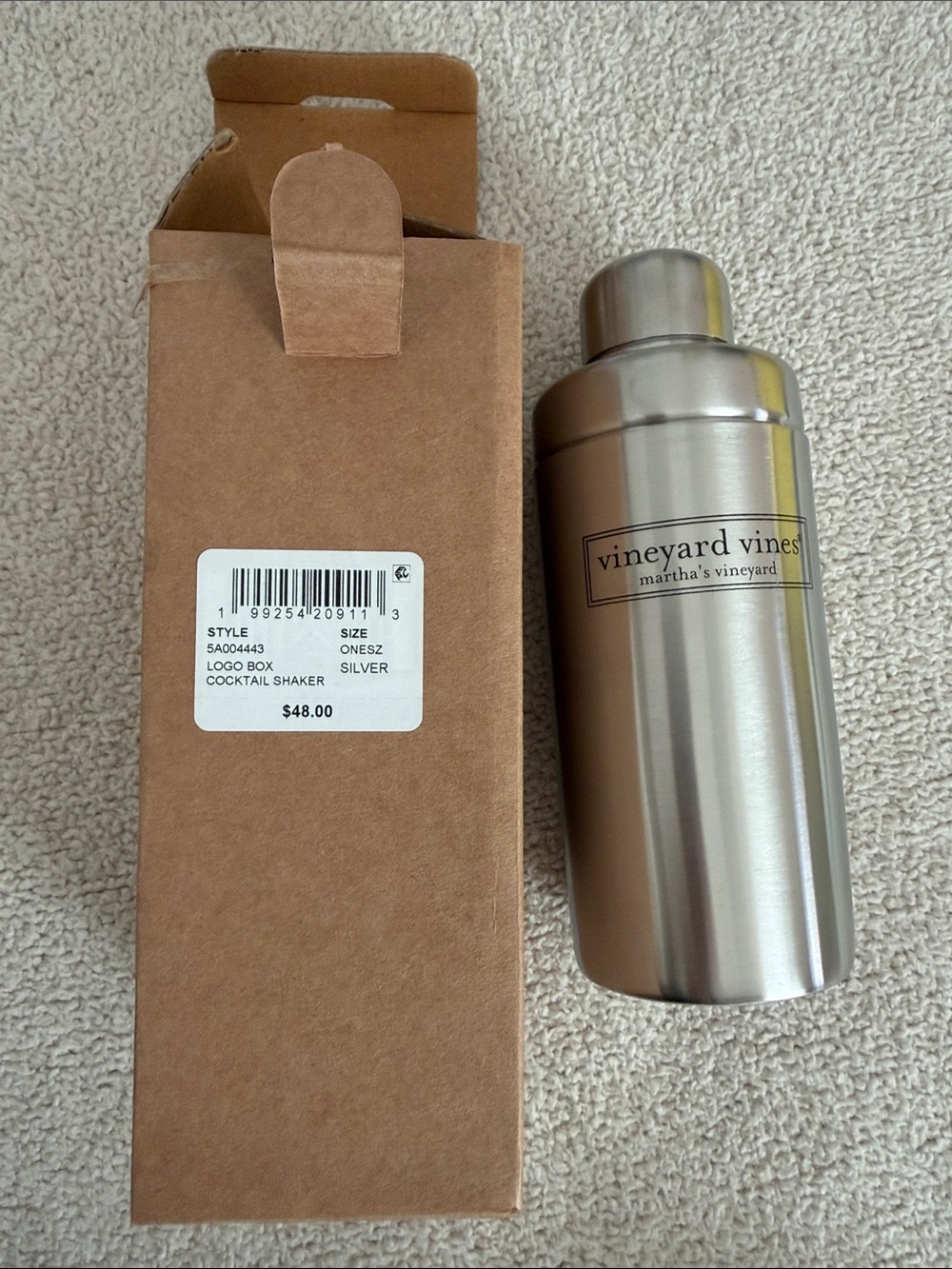 NWT Vineyard Vines logo box cocktail shaker in silver